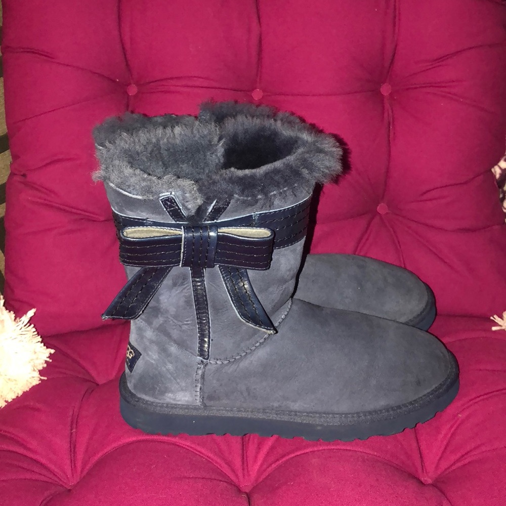 Ugg Josette size 9 navy